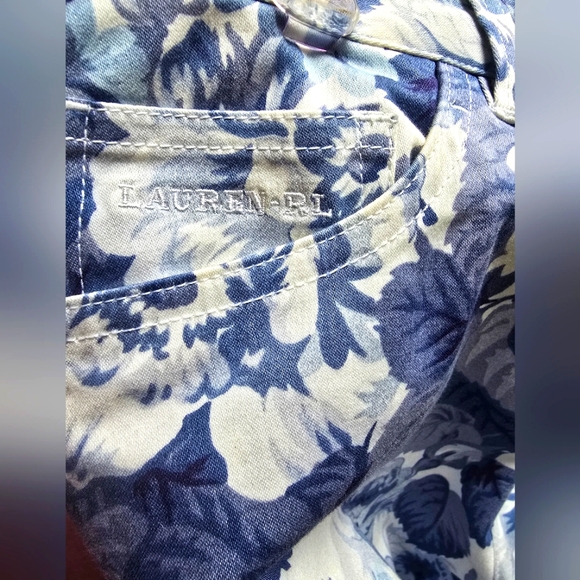Lauren Ralph Lauren Blue and White Floral Pants - Picture 9 of 11